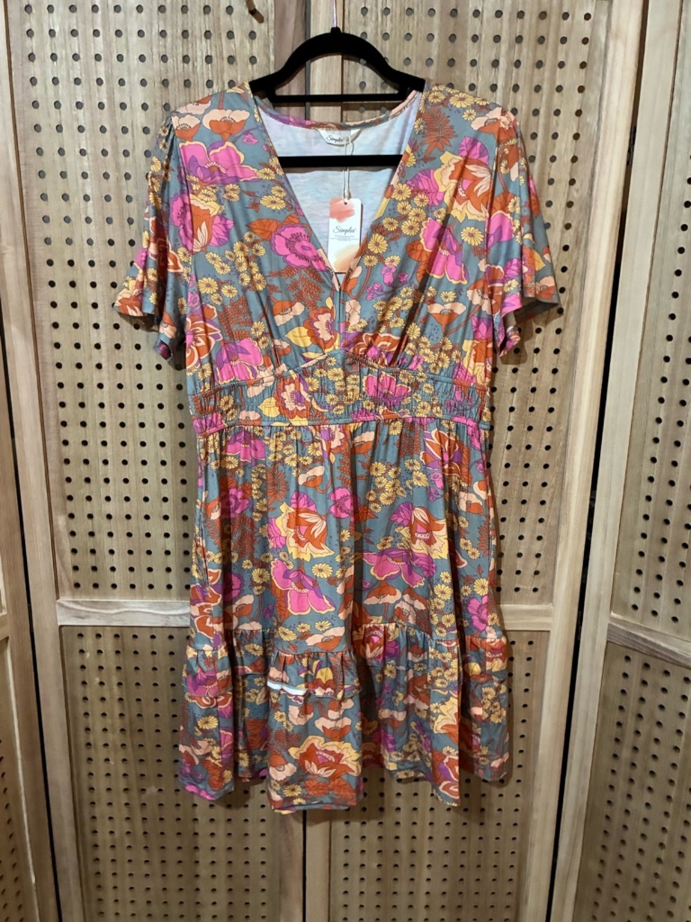 Simplee Floral V-Neck Dress in Pink, Orange & Gray Size XL